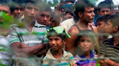 সেই রোহিঙ্গাদেরই সাহায্য চাইছে মিয়ানমার সেনাবাহিনী